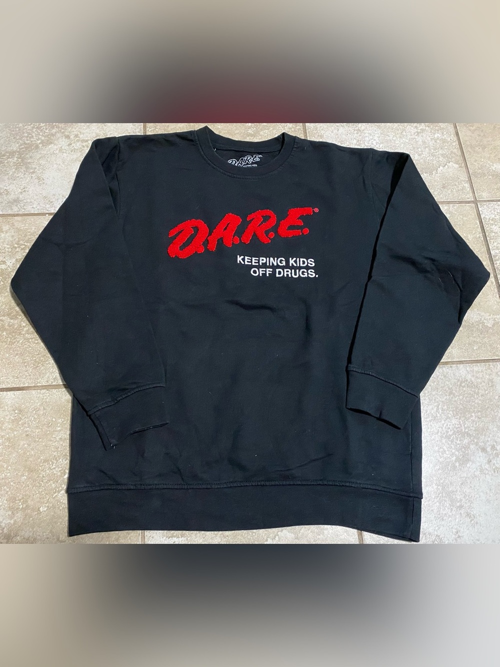 Retro D.A.R.E. "Keeping Kids Off Drugs" Graphic Crewneck Sweatshirt - Size M